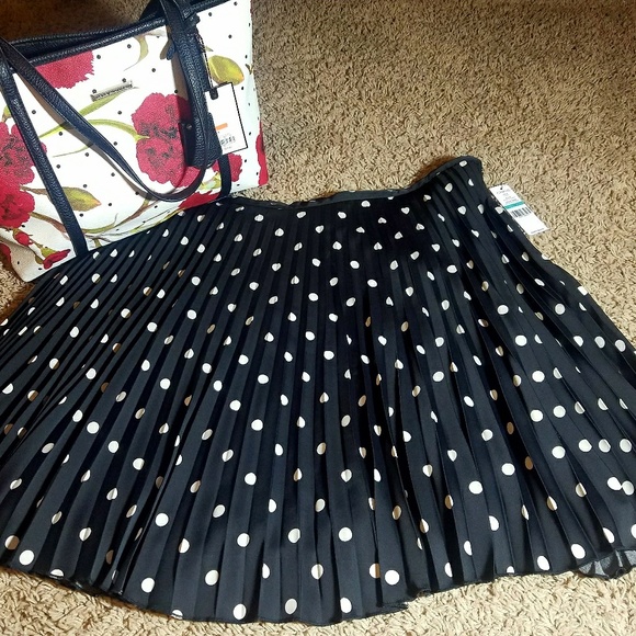 Chaus Dresses & Skirts - Chaus A-line Pleated Polka Dot Skirt